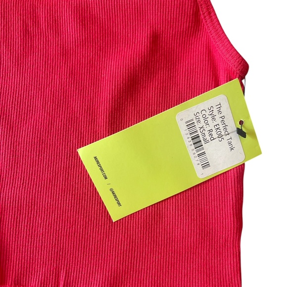 Akire Sport The Perfect Tank RED  NWT - Picture 2 of 2